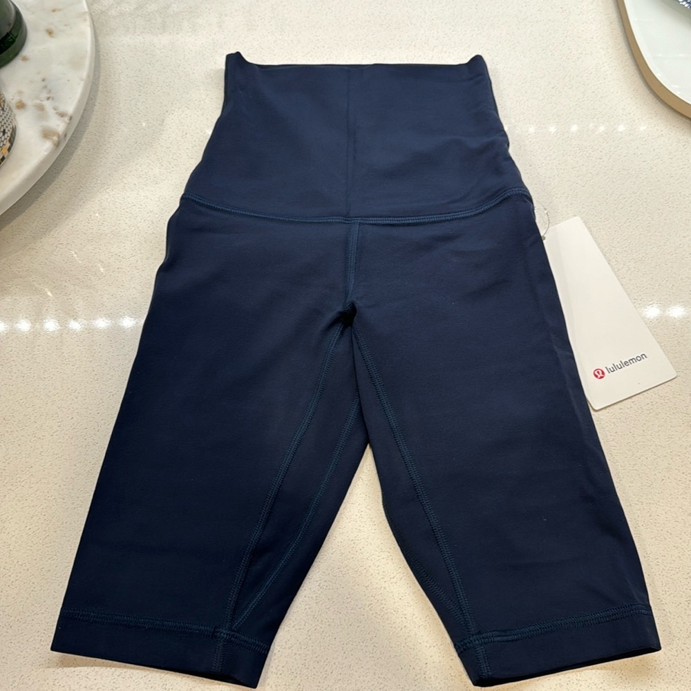 NWT- Lululemon align SHR short 10”